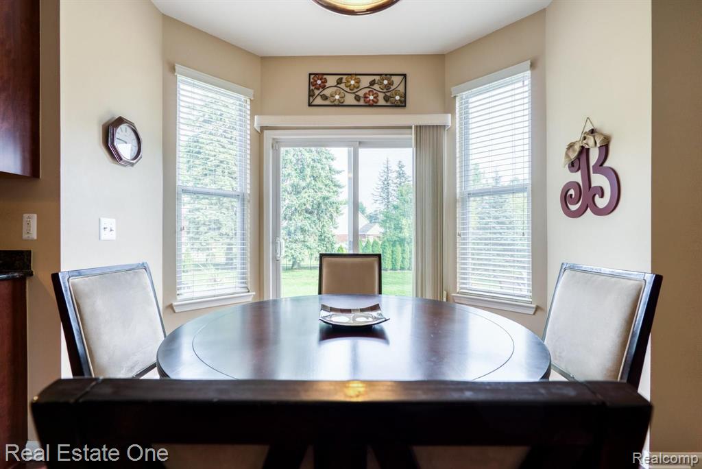 3751 Hogan Circle Rochester Hills, MI 48307 - Photo 14 of 47