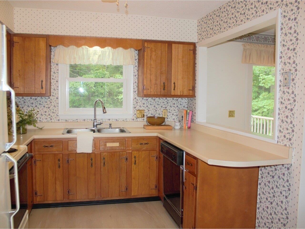663 Martindale Road Shelburne, VT 05482 - Photo 4 of 25 Gallery Image 4