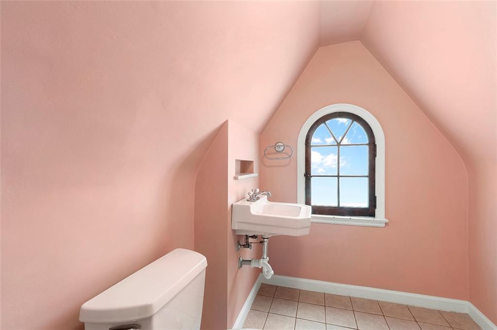 133 Spring Grove Road Pittsburgh, PA 15235 - Photo 15 of 22 Gallery Image 15