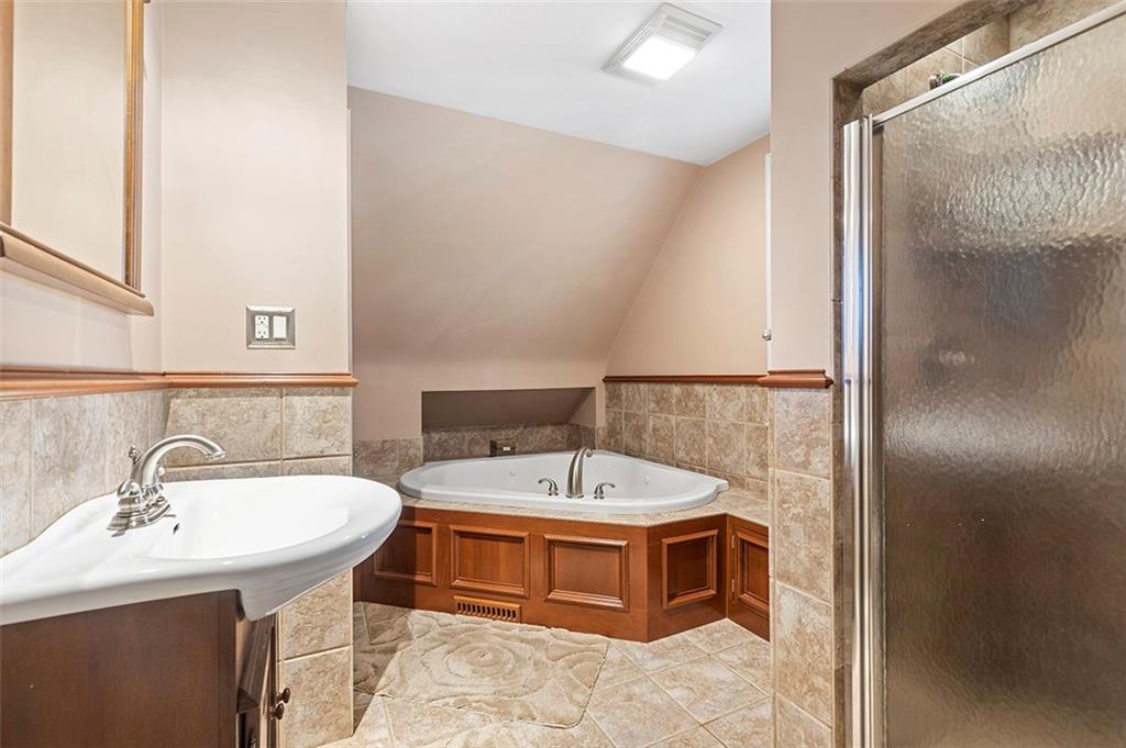 133 Spring Grove Road Pittsburgh, PA 15235 - Photo 20 of 22 Gallery Image 20