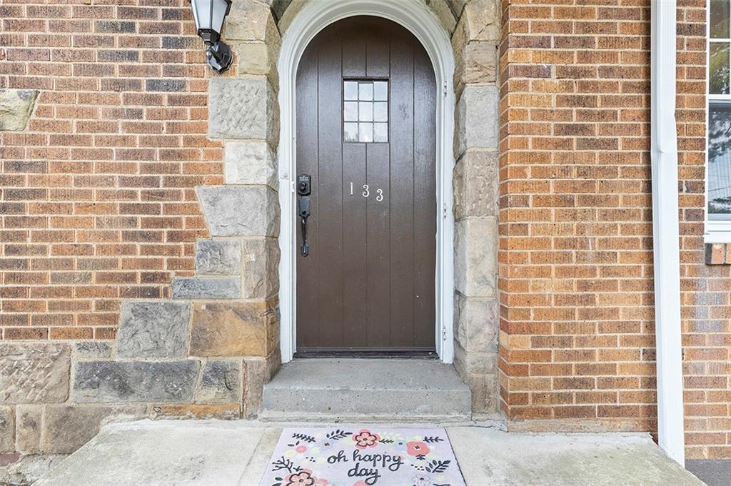 133 Spring Grove Road Pittsburgh, PA 15235 - Photo 2 of 22 Gallery Image 2