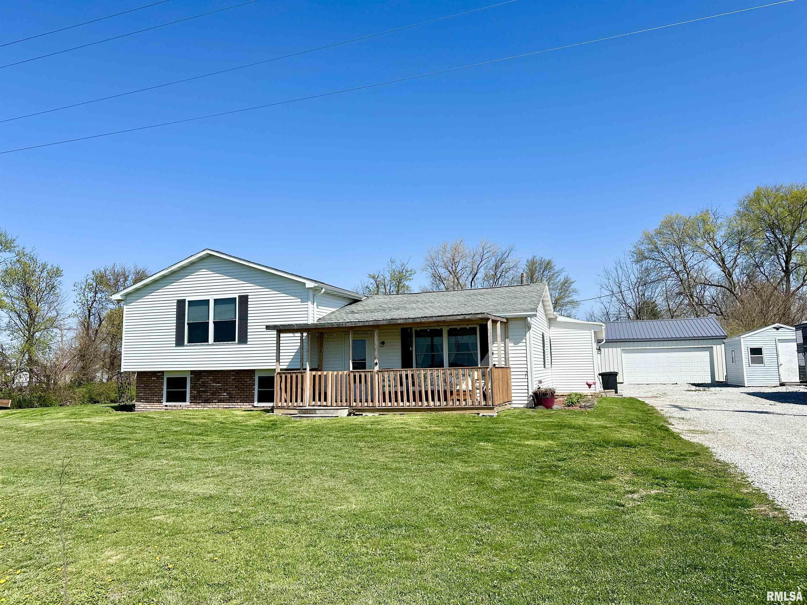 938 Cylinder Head Road Chapin, IL 62628 - Photo 2 of 46