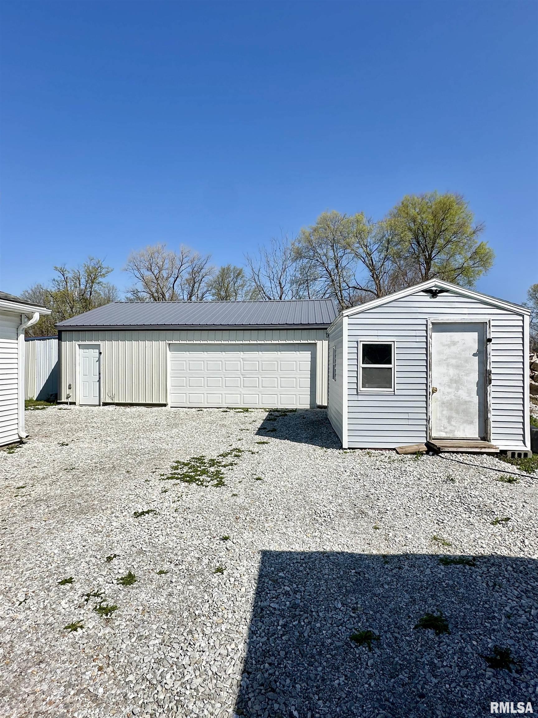 938 Cylinder Head Road Chapin, IL 62628 - Photo 3 of 46