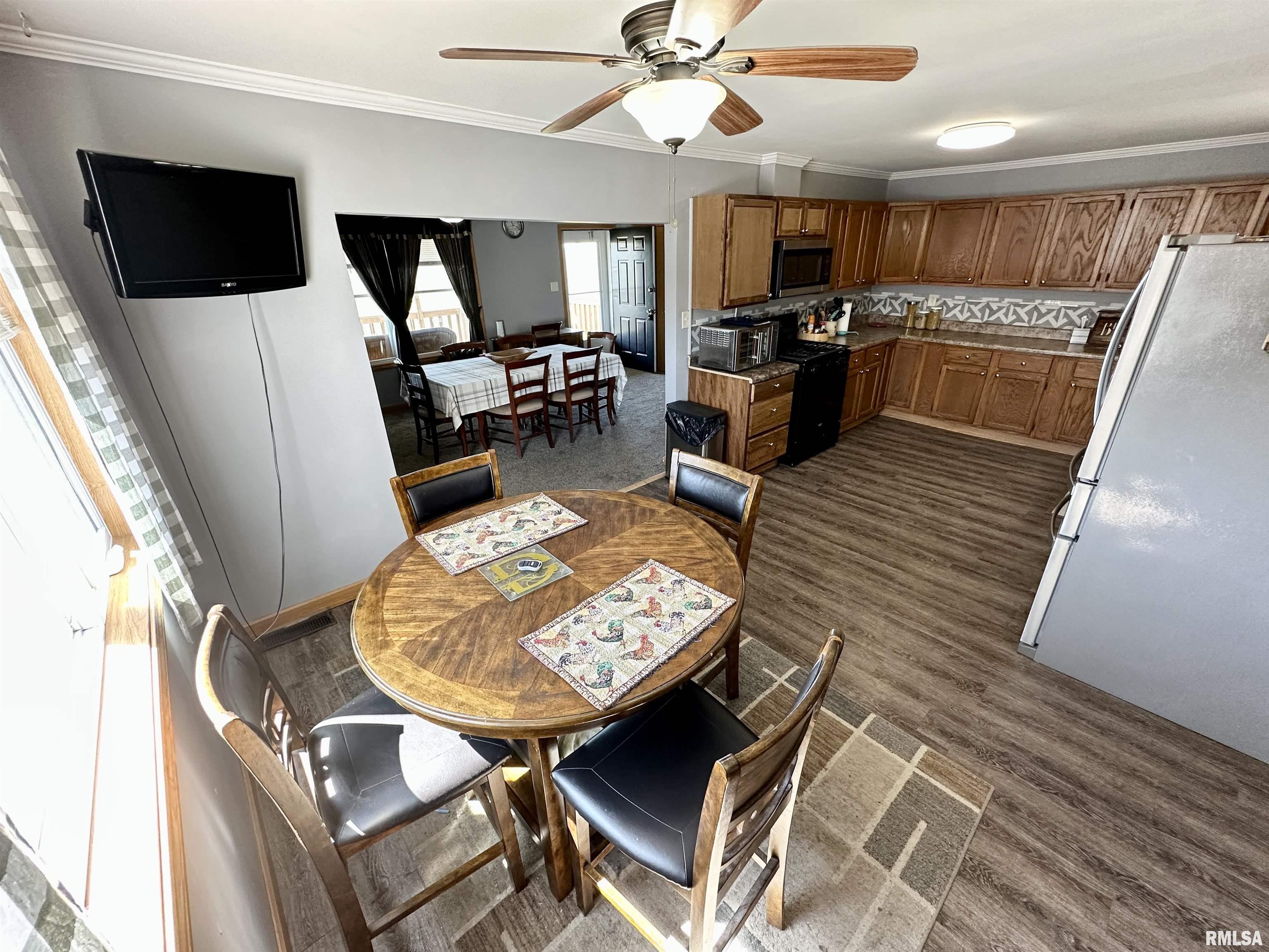 938 Cylinder Head Road Chapin, IL 62628 - Photo 10 of 46