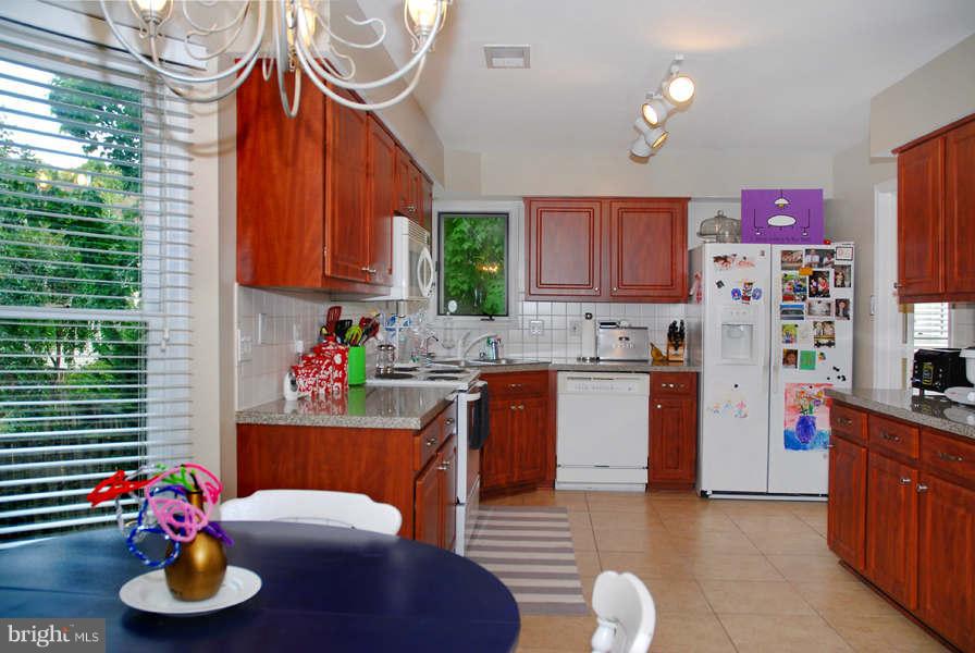7900 Morning Ride Court Alexandria, VA 22315 - Photo 2 of 23 Kitchen