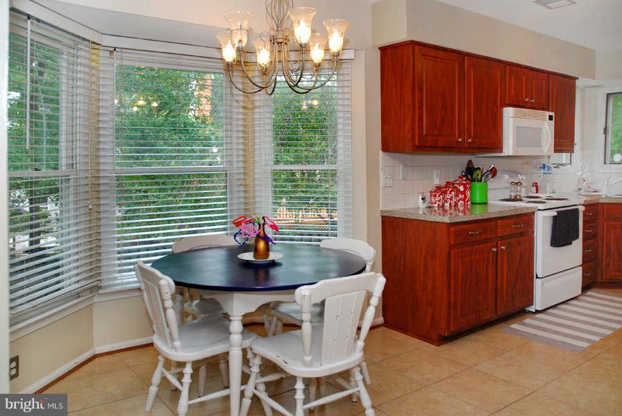 7900 Morning Ride Court Alexandria, VA 22315 - Photo 4 of 23 Kitchen