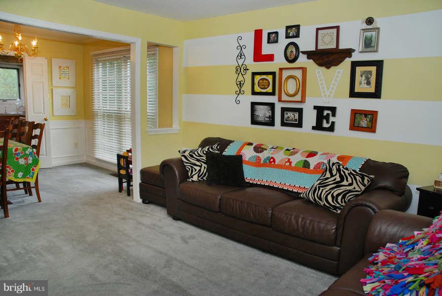 7900 Morning Ride Court Alexandria, VA 22315 - Photo 6 of 23 Living Room