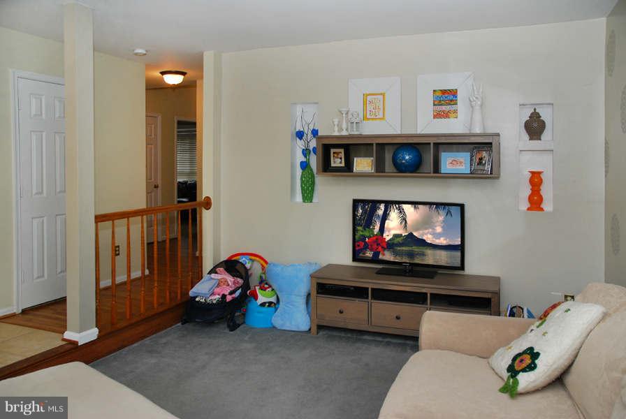 7900 Morning Ride Court Alexandria, VA 22315 - Photo 8 of 23 Family Room