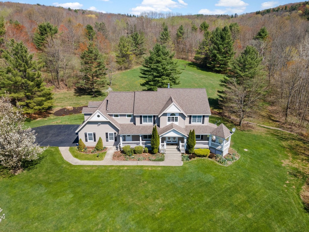 284 Foster Road Vestal, NY 13850 - Photo 1 of 50 Gallery Image 1