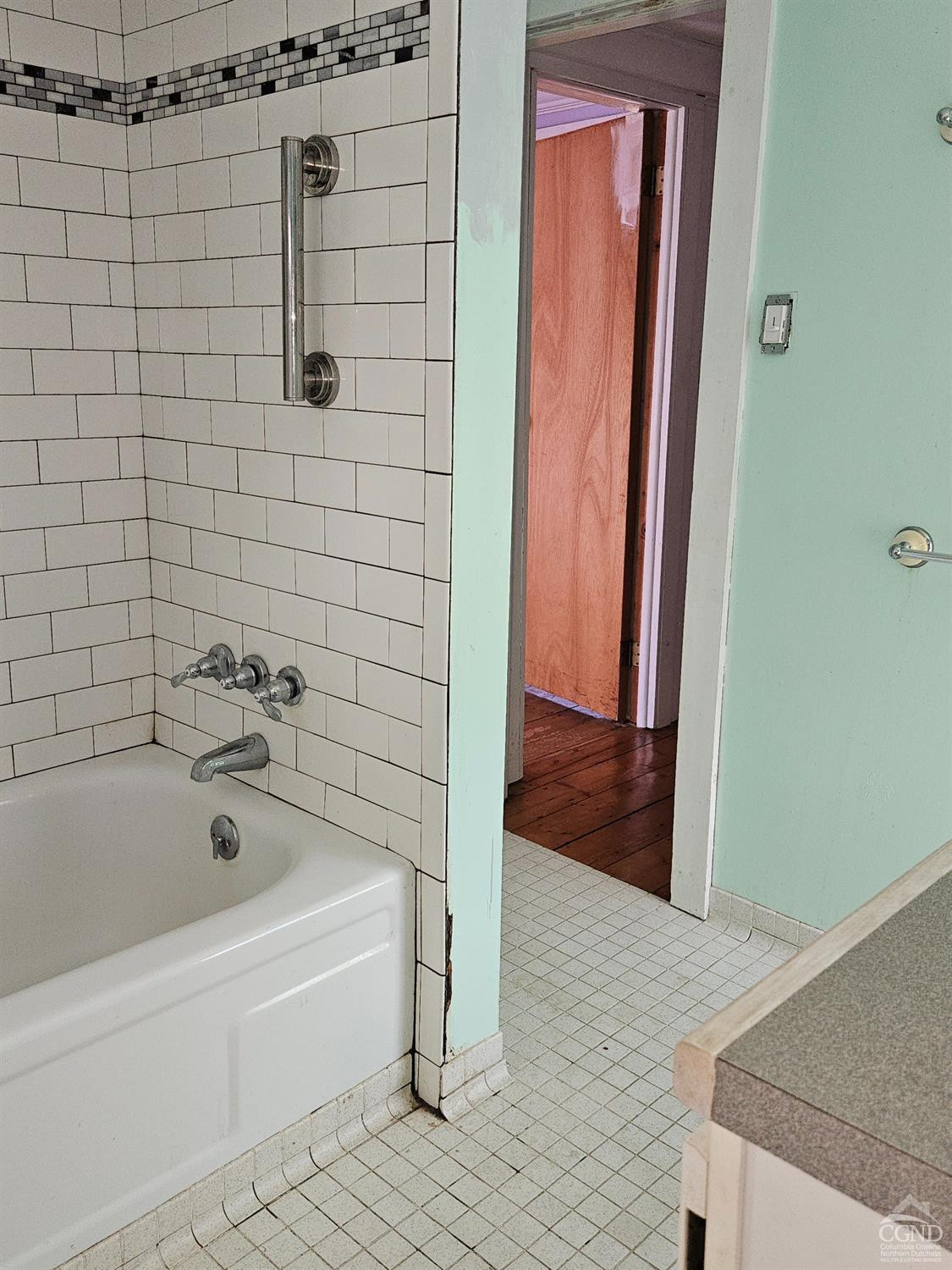 51 Dunbar Road Hudson, NY 12534 - Photo 28 of 32 a bathroom with a bathtub