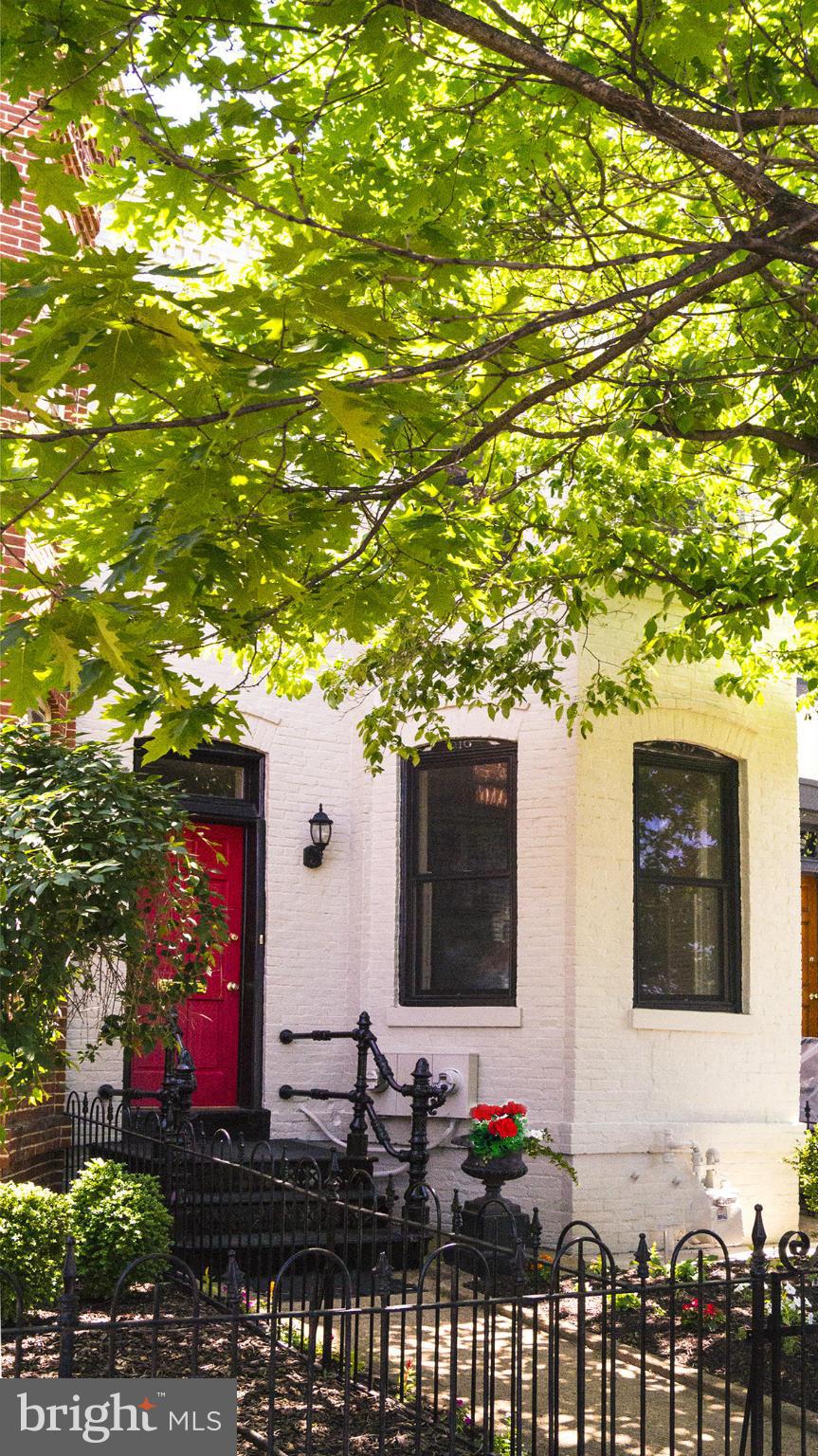 336 8th Street Southeast Washington, DC 20003 - Photo 2 of 25 Exterior (Front)