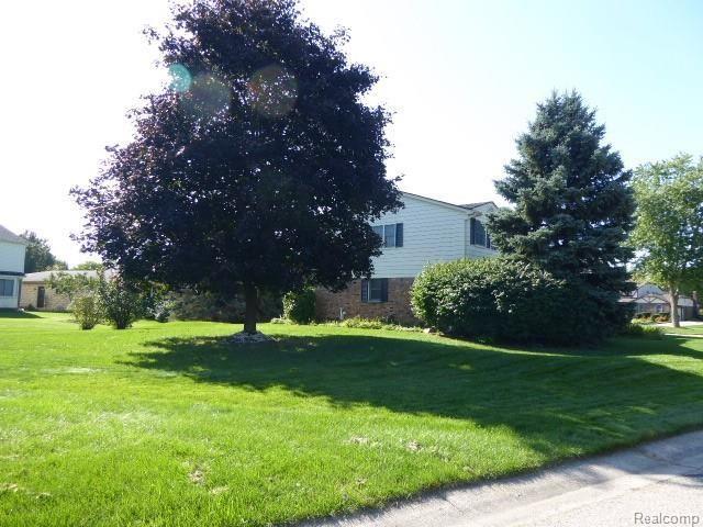 668 Lockmoore Court Rochester, MI 48307 - Photo 2 of 22 P1000375.JPG