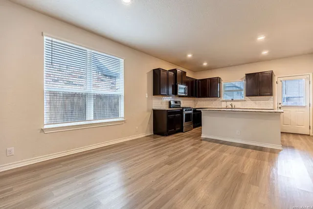 $2,400 | 13726 Newman Stage, San Antonio, TX 78254