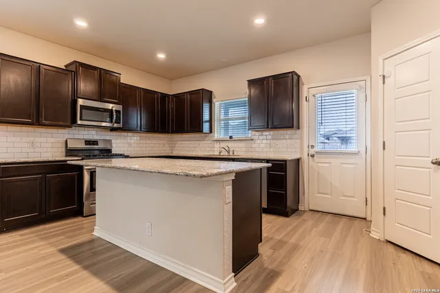 $2,400 | 13726 Newman Stage, San Antonio, TX 78254
