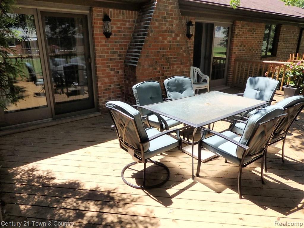 242 Poco Court Rochester Hills, MI 48307 - Photo 12 of 45