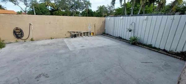$2,800 | 19525 Cypress Court East, Unit 19525, Hialeah, FL 33015