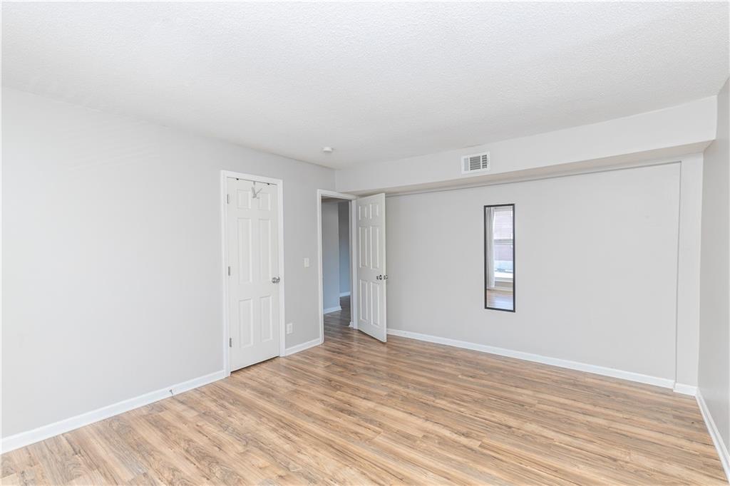 3602 Gillham Road, Unit 11 Kansas City, MO 64111 - Photo 15 of 24