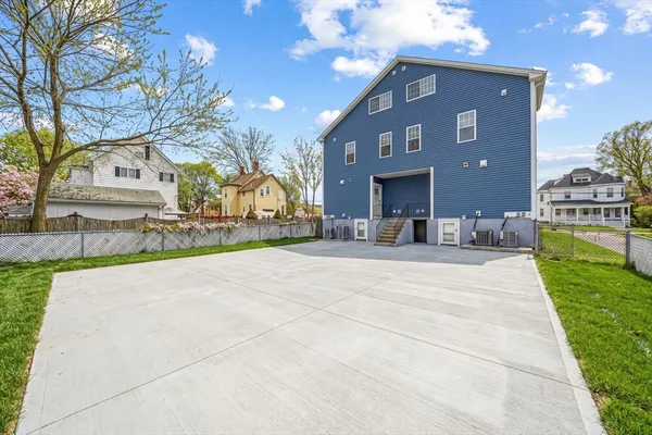 $5,700 | 9 Logan Avenue, Unit 9, Medford, MA 02155