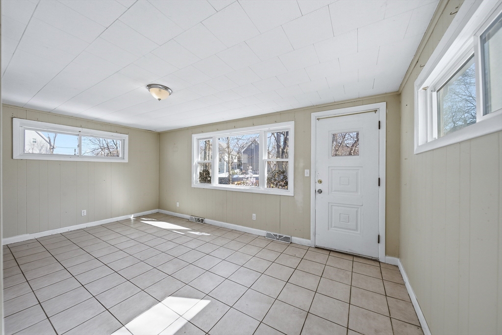 12 Eade Street Lynn, MA 01902 - Photo 9 of 29