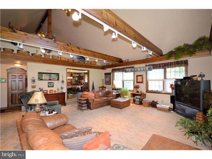 1008 North Ridge Road Perkasie, PA 18944 - Photo 12 of 25 Great Room
