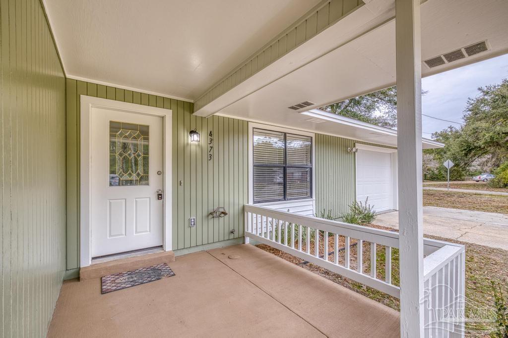 4373 Cecelia Court Pace, FL 32571 - Photo 7 of 44