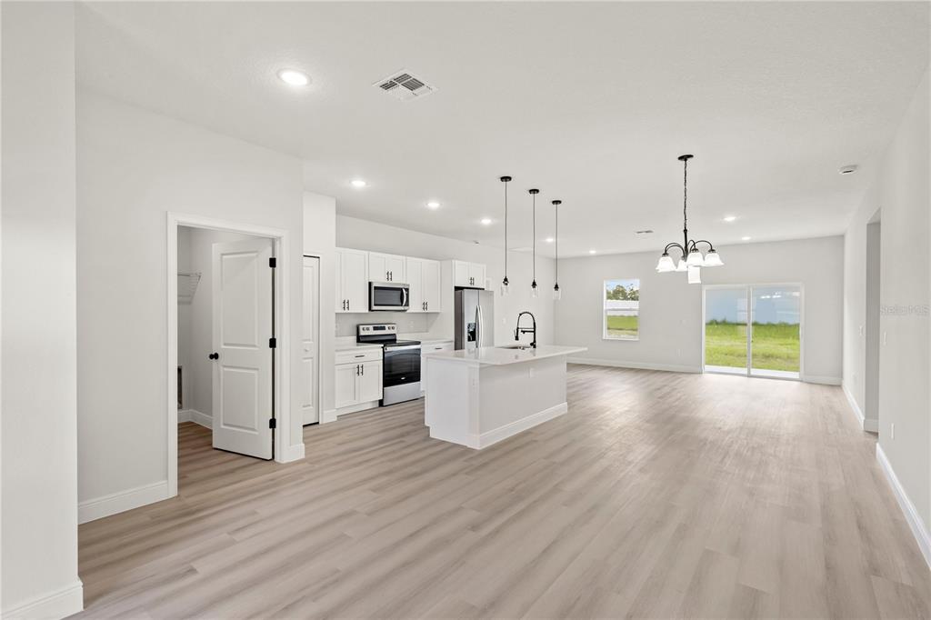 5277 Southwest 165th St Road Ocala, FL 34473 - Photo 4 of 35 Gallery Image 4