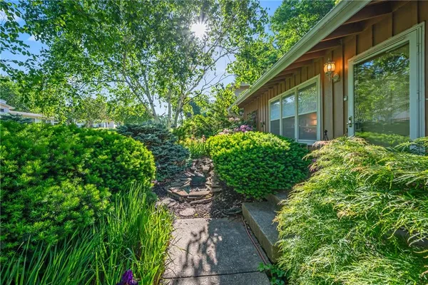 $250,000 | 2101 Northeast 62nd Street, Kansas City, MO 64118
