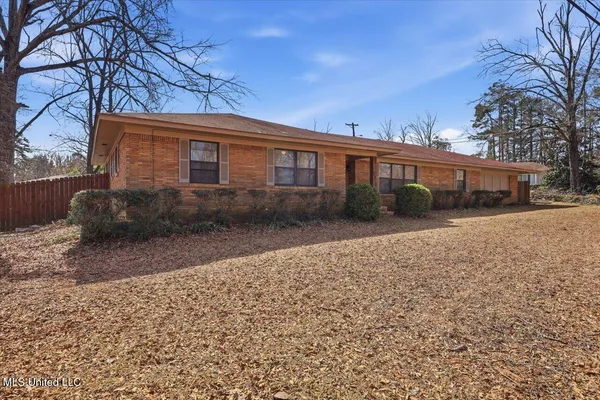 $200,000 | 621 Middleton Road, Winona, MS 38967