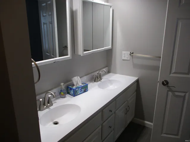 $489,000 | 24160 Highway 23, South Bend, IN 46614