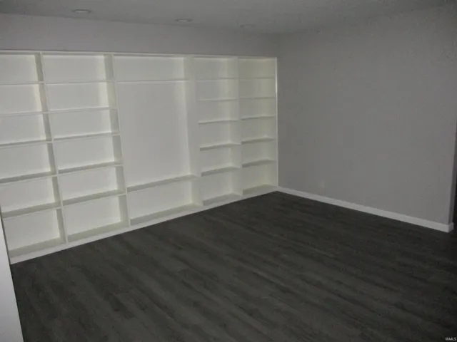 $489,000 | 24160 Highway 23, South Bend, IN 46614