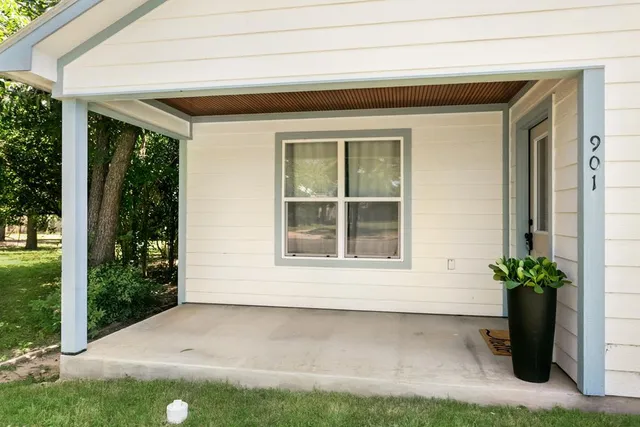 $494,000 | 901 Bell Street, Fredericksburg, TX 78624