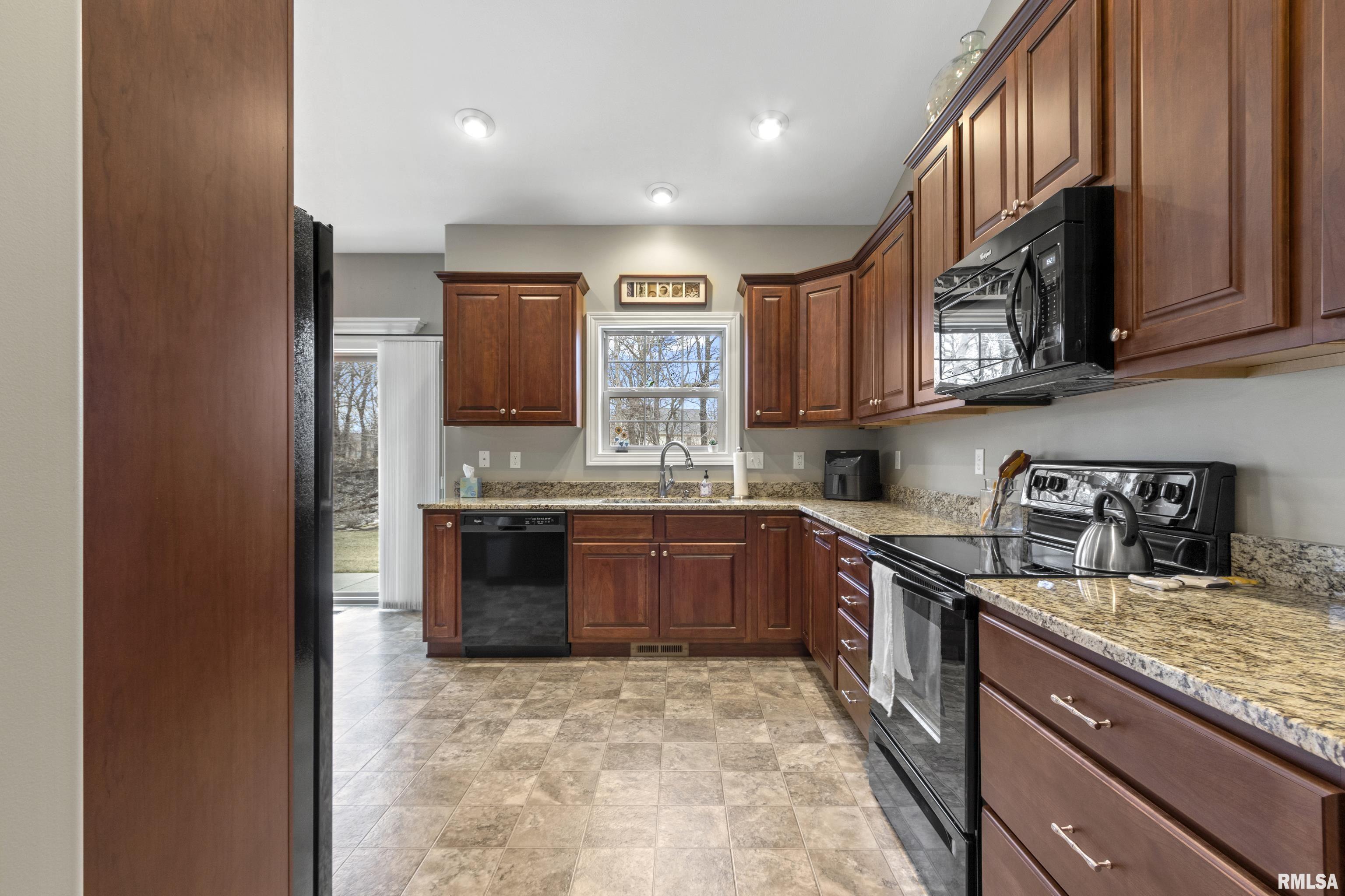 11016 North Tuscany Ridge Court Dunlap, IL 61525 - Photo 11 of 52 Gallery Image 11