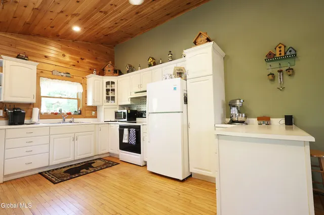 $689,000 | 454 East Shore Drive, Horicon, NY 12808