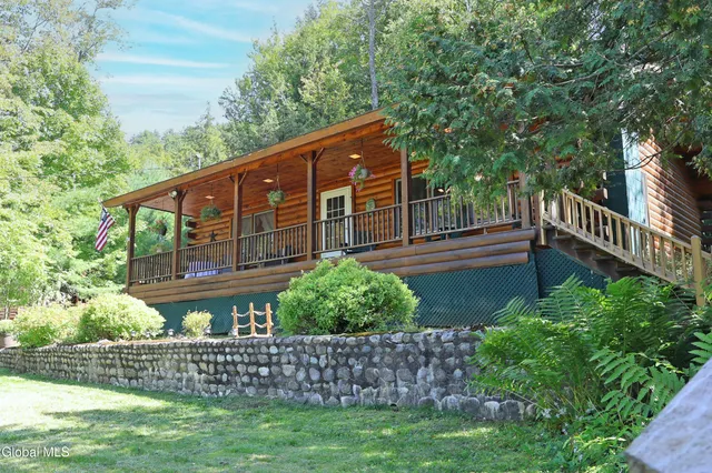 $689,000 | 454 East Shore Drive, Horicon, NY 12808