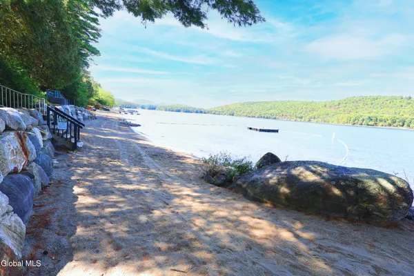 $689,000 | 454 East Shore Drive, Horicon, NY 12808