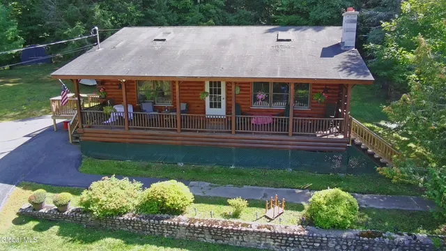 $689,000 | 454 East Shore Drive, Horicon, NY 12808