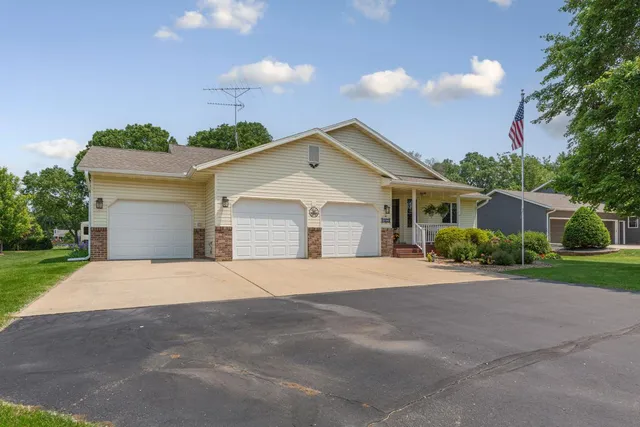 $489,900 | 4820 Echo Court, Faribault, MN 55021