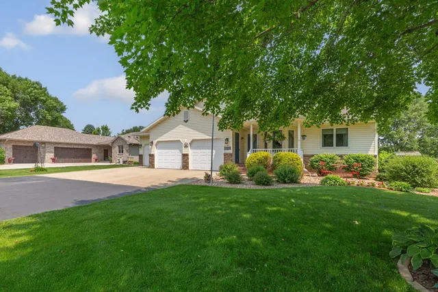 $489,900 | 4820 Echo Court, Faribault, MN 55021