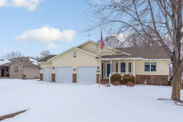 $489,900 | 4820 Echo Court, Faribault, MN 55021