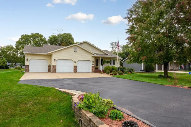 $489,900 | 4820 Echo Court, Faribault, MN 55021