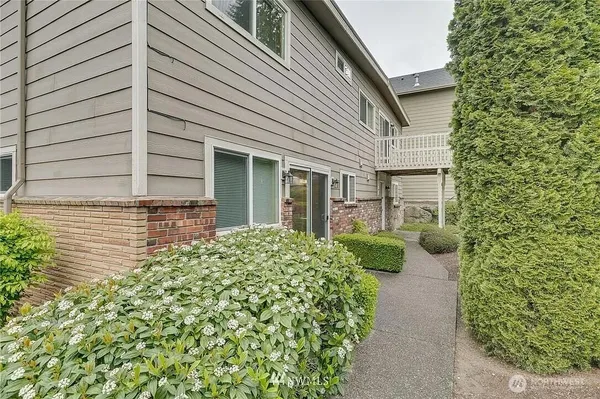 $1,990 | 20417 26th Avenue West, Lynnwood, WA 98036