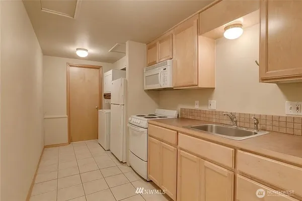 $1,990 | 20417 26th Avenue West, Lynnwood, WA 98036