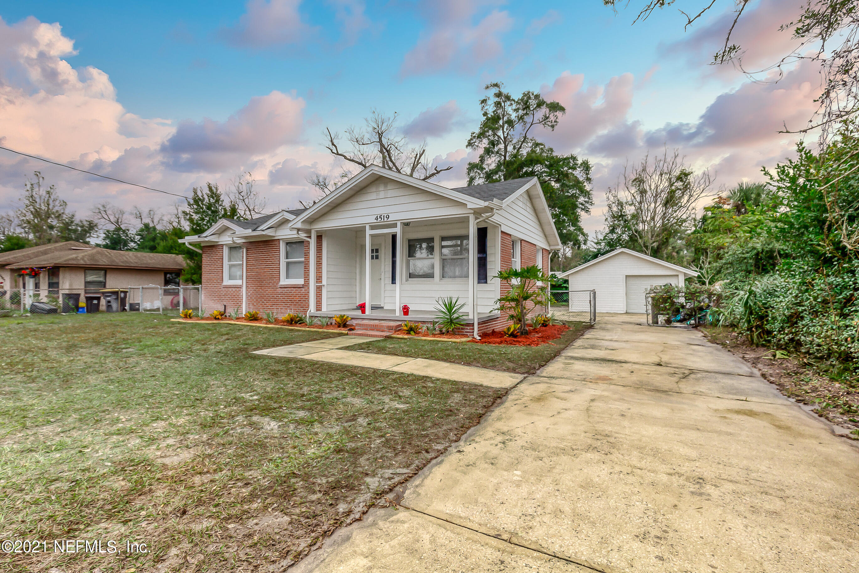 4519 Manchester Road Jacksonville, FL 32210 - Photo 6 of 32 904RealEstatePhotography.com-33
