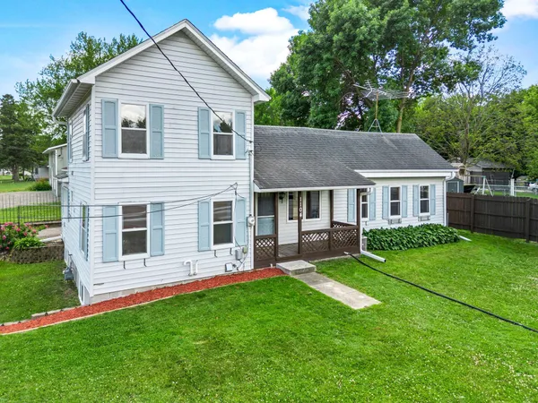 $240,000 | 1104 4th Street, Howard Lake, MN 55349