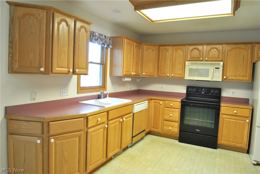3624 Durham Road Norton, OH 44203 - Photo 6 of 16 Gallery Image 6