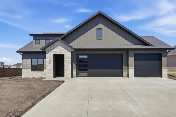 $774,900 | 3296 Timber Crk Circle South, Fargo, ND 58104