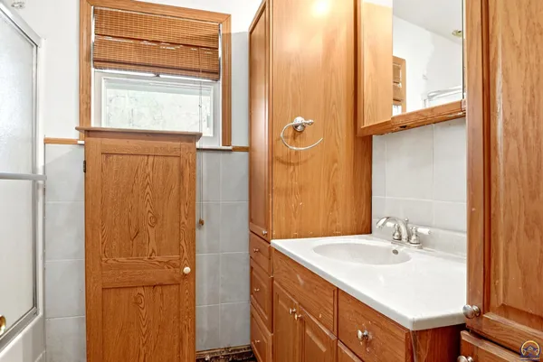 $199,900 | 2935 Northeast Meriden Road, Topeka, KS 66617