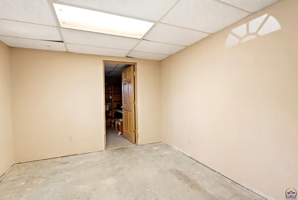 $199,900 | 2935 Northeast Meriden Road, Topeka, KS 66617