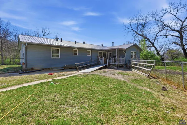 $199,900 | 2935 Northeast Meriden Road, Topeka, KS 66617