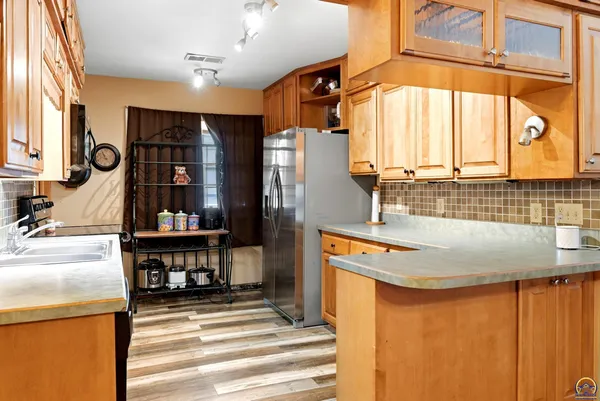 $199,900 | 2935 Northeast Meriden Road, Topeka, KS 66617